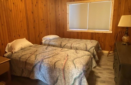 Oakland Cabin | Cabin 7 two bedroom pool & dock access