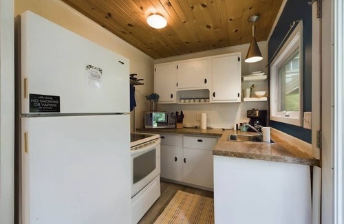 Glenwood House | Cabin with private beach access to Lake Minnewaska