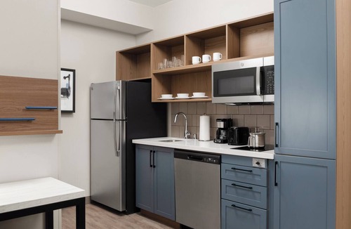 Midtown Anchorage Hotel | Candlewood Suites Anchorage Midtown by IHG