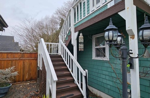 Seaview House | Captain's Cottage – A Unique Vintage stay & Nautical Retreat