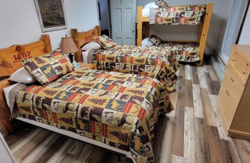 Hettinger Hotel | Carls Cabins
