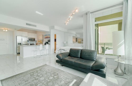 Boynton Beach Apartment | Casa Costa 308s Studio, Pools, Jacuzzi, Beach, Shops & Dog Friendly