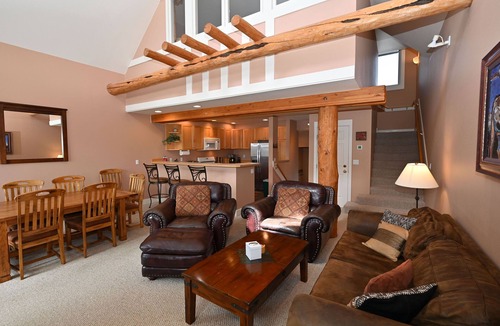 Saddle Ridge House | Casa Moonlight Two - Ideal Rental for Summer Activities and Trips to Yellowstone