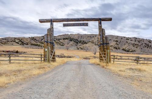 Thermopolis House | Cattle Ranch Home in Western Wyoming w/Grill