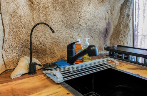Beryl Junction Villa | Cave 3