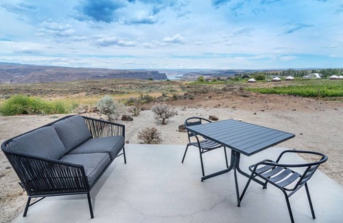Quincy Condo | Cave B Ridge River View Retreat 3D - Wine & Relax