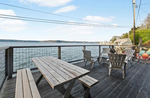 Tacoma House | 'Cedar & Sage' Waterfront Cottage on Puget Sound