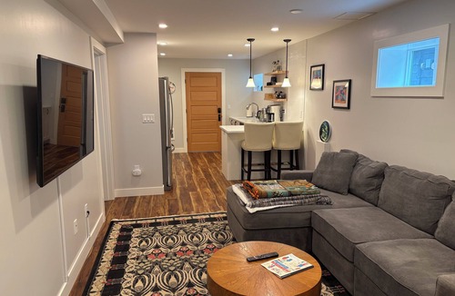 Mann Apartment | Central 2B Hideaway Near Downtown, Capitol Hill and Sports - Spacious & Walkable
