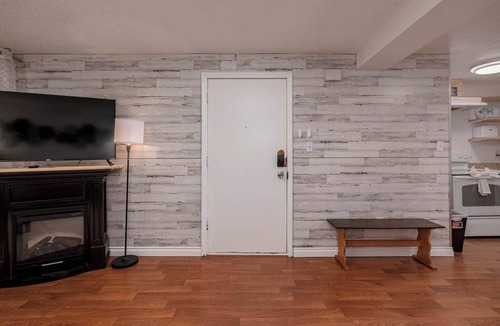 Taku - Campbell Apartment | Central 2BR Anchorage Adventure Hub