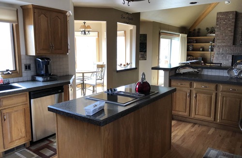 Mountain Shadows House | Central Air USAFA Spacious 4 King Beds Gym Views Fire Table 4 Decks