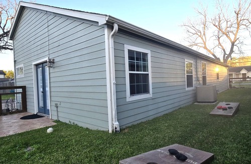 Greater Heights House | Central Location - Heights & Downtown 5 Mins - 3BR - Groups, Family, Yard, Pets