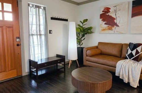 Greater Heights House | Central Location - Heights & Downtown 5 Mins - 3BR - Groups, Family, Yard, Pets