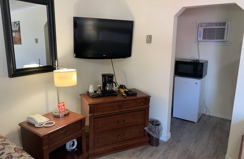 Cornwall Hotel | Century motel