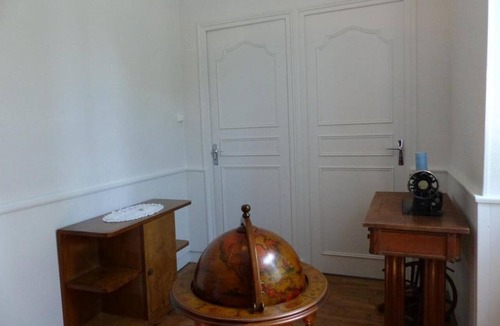 Saint-Bonnet-de-Rochefort Cottage | Charming cottage in Saint-Bonnet-de-Rochefort with private garden