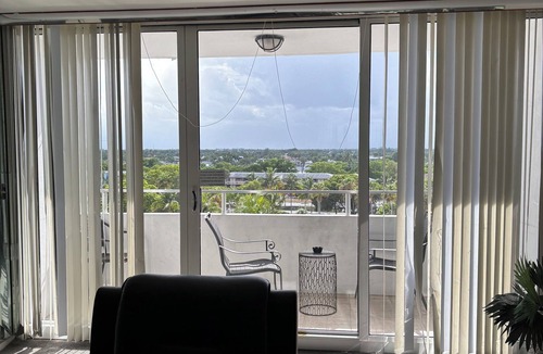 Galt Mile Apartment | Charming 1-bedroom apartment with AC in Fort Lauderdale at Ocean Manor