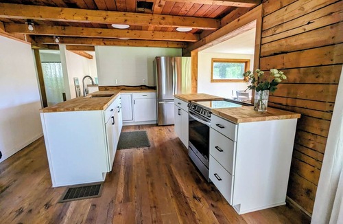 Palmer Cabin | Charming 1-bedroom Cabin in Palmer perfect for a cozy getaway