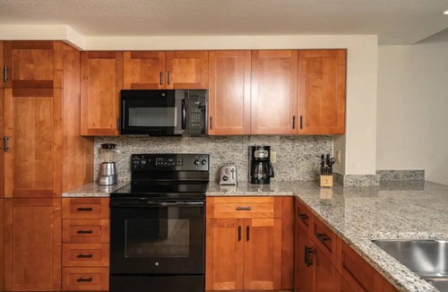 Keauhou Resort | Charming 2-bedroom resort with fitness room and AC in awesome Kailua-Kona