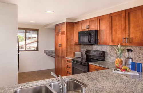 Keauhou Resort | Charming 2-bedroom resort with fitness room and AC in awesome Kailua-Kona