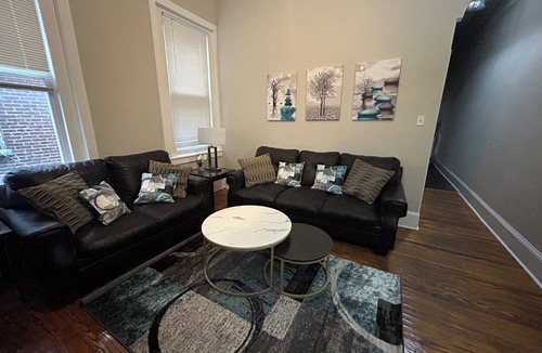 Rittenhouse Row Apartment | Charming 2-bedroom apartment with WiFi, AC in wonderful Philadelphia
