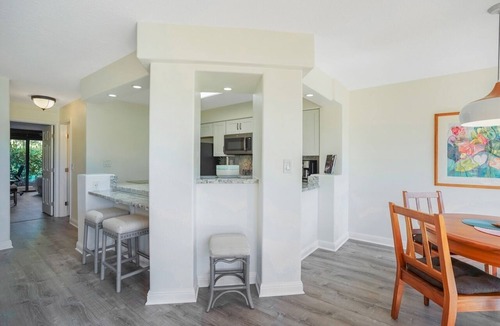 Hanamaulu Condo | Charming 2-bedroom Villa A/C, Pool, hot tub, Beach Front property, Free Parking!