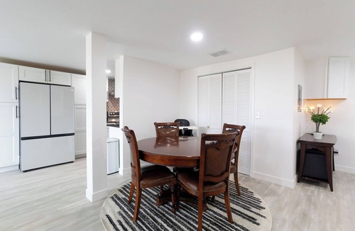 Aurora House | Charming 2bed 2 bath with AC, WiFi in wonderful Aurora