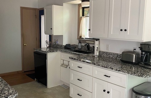 Saugatuck Cottage | Charming 3-bedroom cottage with AC in marvelous Saugatuck close to trails