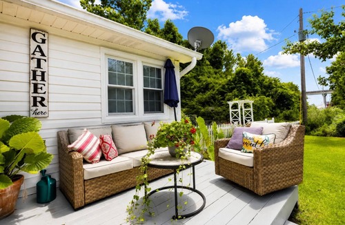 Core Creek House | Charming 3-bedroom farmhouse with WiFi, AC in serene Beaufort