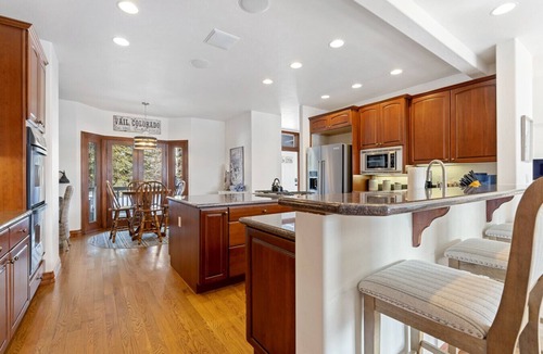 Edwards House | Charming 5BD Mountain Estate - Best for Families Air Conditioning