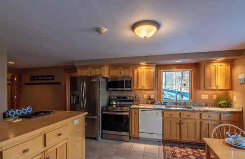 Carrabassett Valley Apartment | Charming apartment situated on West Mountain. Sleeps 4