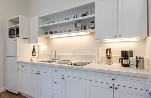 Kailua Apartment | Charming Apartment in Prime Location – Steps from Kailua Beach & Town