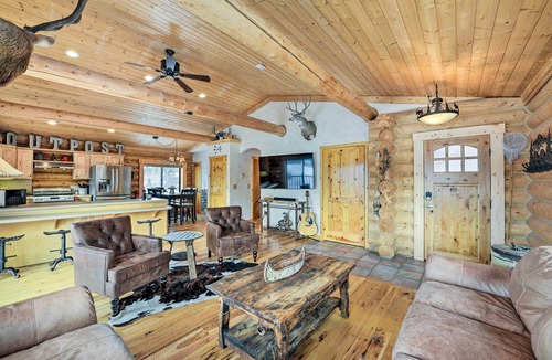 Bedford Cottage | Charming Bedford Cabin w/Private Hot Tub!