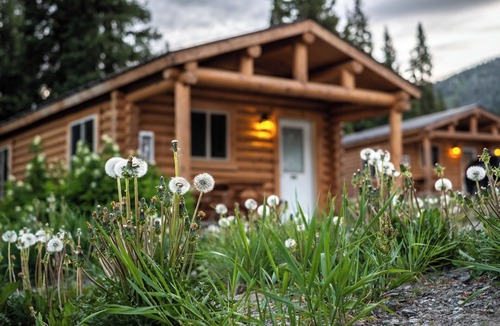 Moran Hotel | Charming Cabin with Mountain Views | Perfect for Family Nature Trip