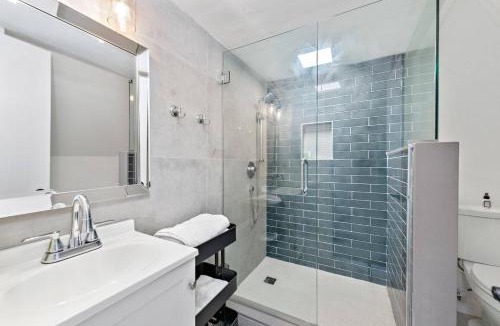 Fairway House | Charming Cape Cod w fenced yard dog-friendly