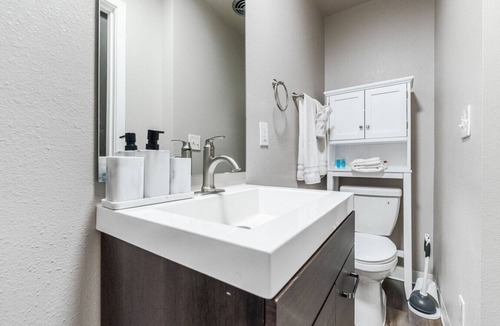 Hilltop Apartment | Charming Downtown Studio Near Hospitals - Unit 9