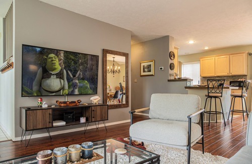 Latah Valley House | Charming family home with amazing views 10 minutes to downtown