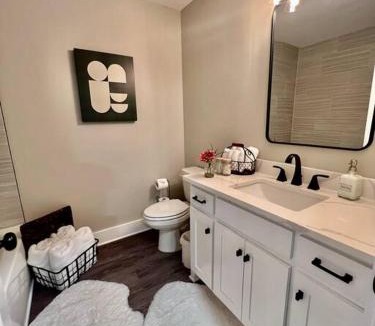 Gainesville House | Charming Gainesville Townhome 3