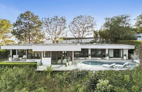 The Flats House | . Charming getaway in La . WiFi , Ac , pool . View , relaxing outdoor space.