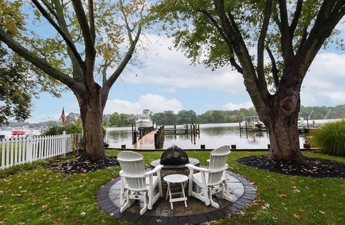 Middle River House | Charming Hideaway By The Water