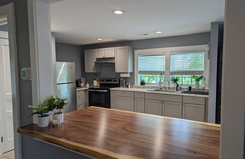 Wilmington Condo | Charming home in the Soda Pop district downtown. Spacious and Pet-friendly!