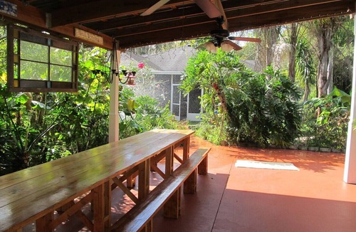 Bartow House | Charming Home on Oak lined street in Historic District