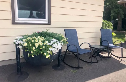 St. Cloud House | Charming house near hospital/ymca with wireless internet & firepit in St. Cloud.