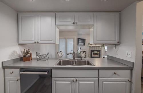 Sand Lake House | Charming Luxe Home Sleeps 4