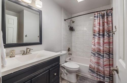Sand Lake House | Charming Luxe Home Sleeps 4