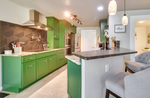 Mountain Home House | Charming Mountain Home Retreat: Walk to Marina!