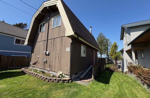 Birch Bay Cabin | Charming Pet-Friendly Cabin with Sunset Views Over Birch Bay