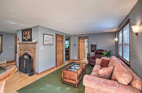 Saco House | Charming Saco Home w/Deck, 5 Mi to Beach!