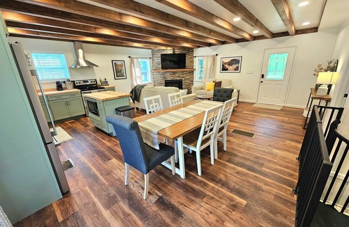 Confluence House | Charming, streamside, 3-bedroom country house in Confluence!