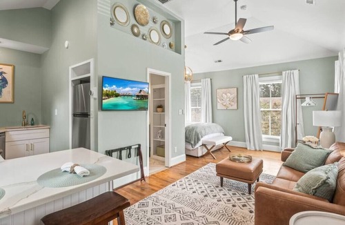 Southwest Raleigh Apartment | Charming Studio Apt in Downtown Raleigh-Walkable location!