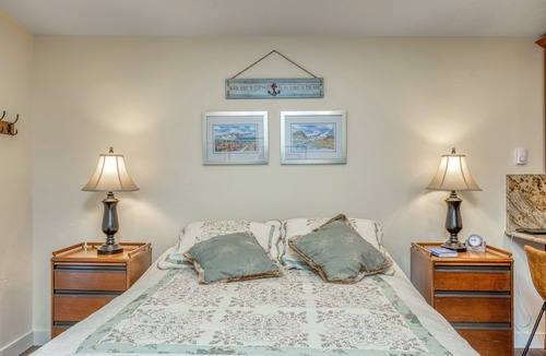 Alyeska Apartment | Charming studio with cable TV, shared washer/dryer & mountain views