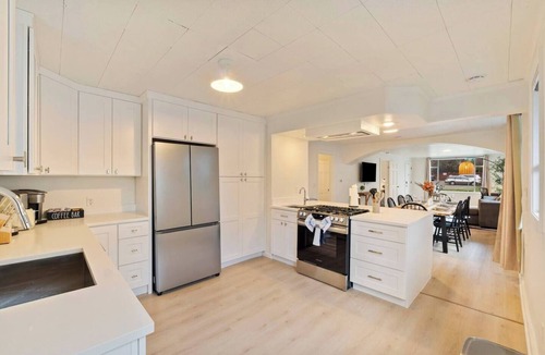West Woodland House | Chic 4BR House | Prime Ballard/Seattle Location